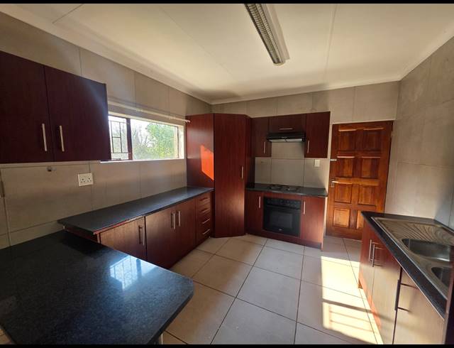 3 BEDROOM TOWNHOUSE TO LET IN KAALPLAATS